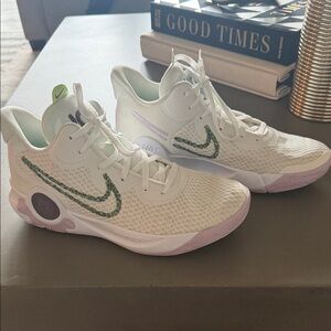 Nike Kevin Durant White Basketball Shoes
